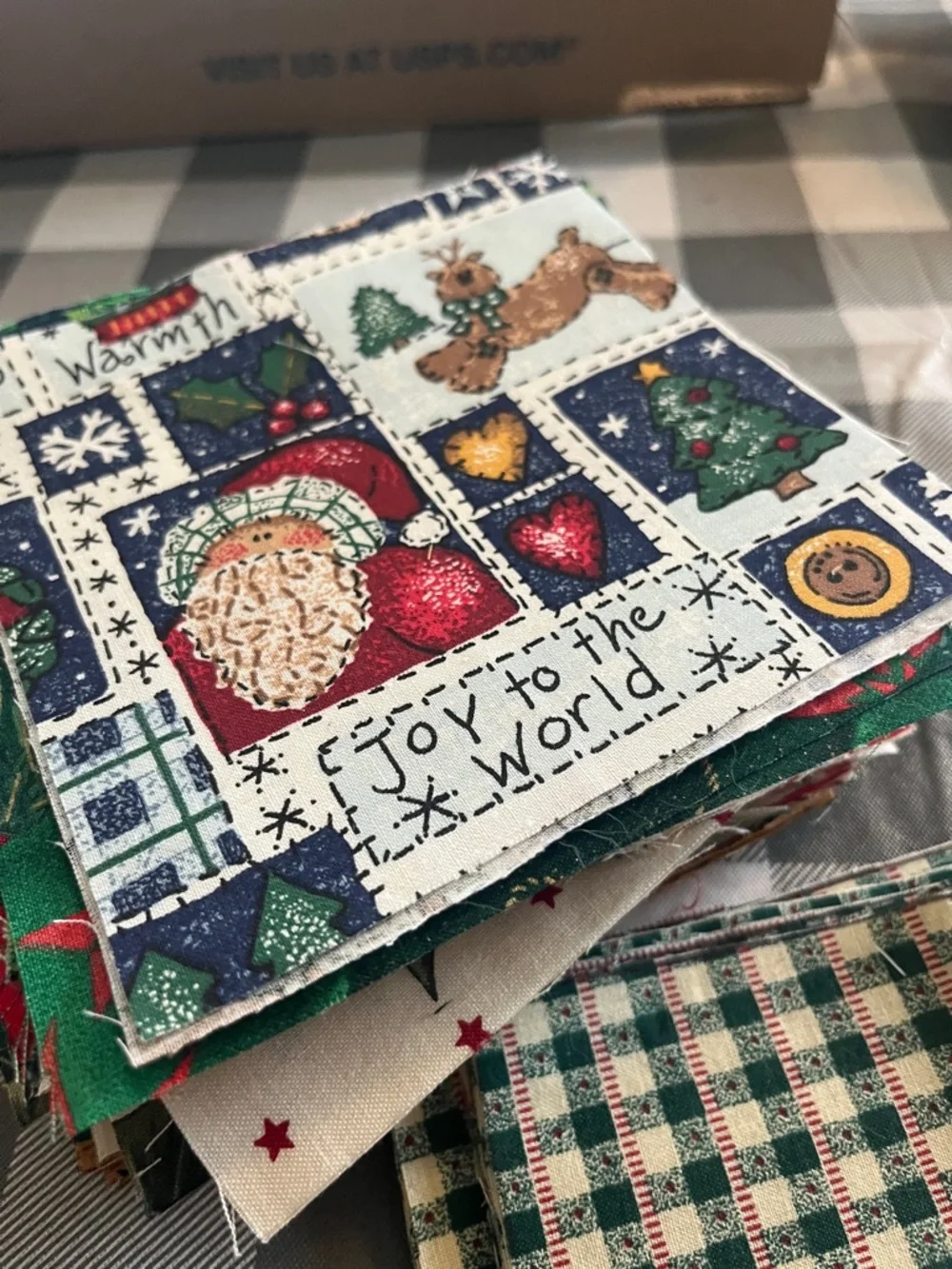 Christmas cotton quilt Fabric Fat Quarters Bundle - Red & Green Holiday